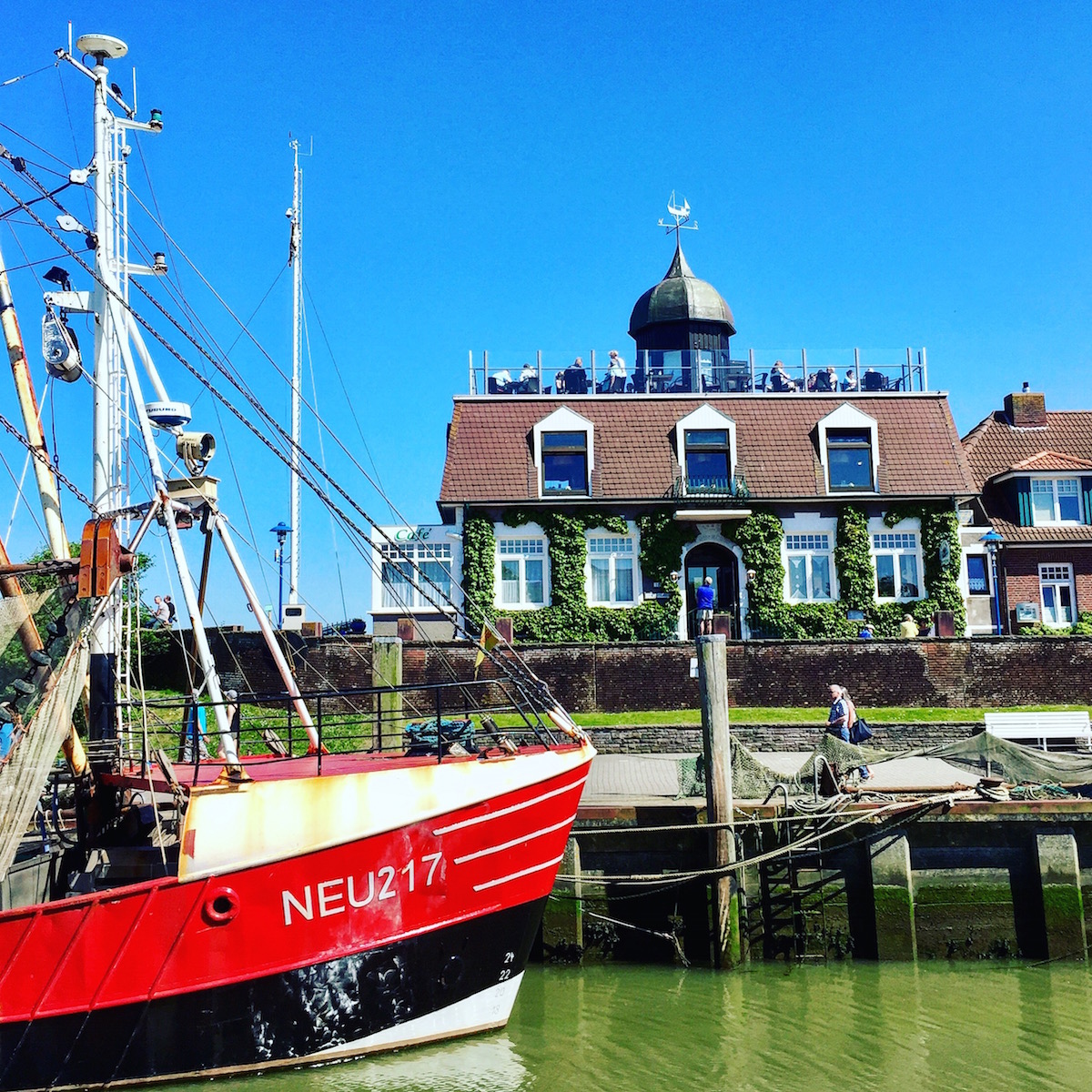 Neuharlingersiel Hafen