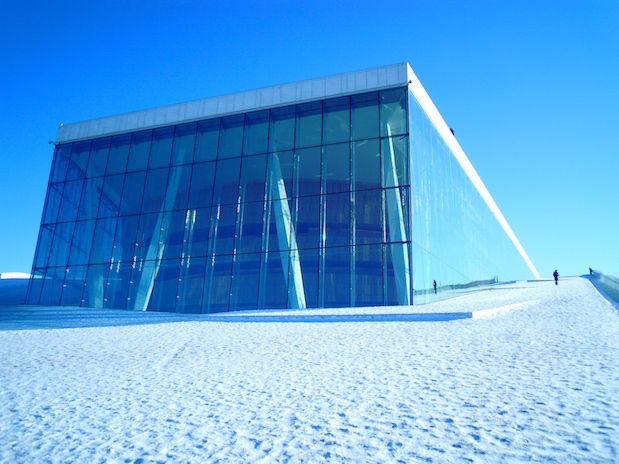 Oslo im Winter: Die Osloer Oper in Eis und Schnee