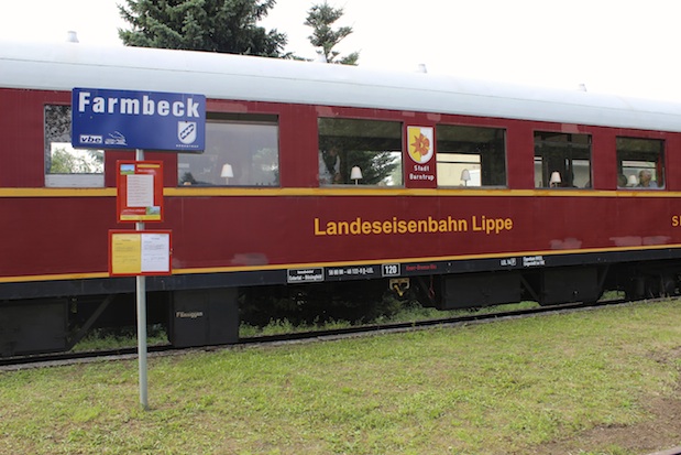 Museumszug Landeseisenbahn Lippe im Bahnhof Farmbeck