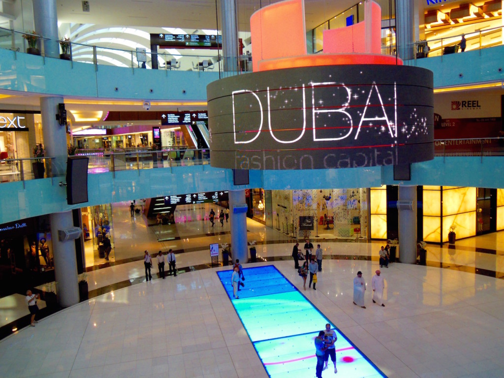 Wie sollten sich schwule Touristen in Dubai verhalten?