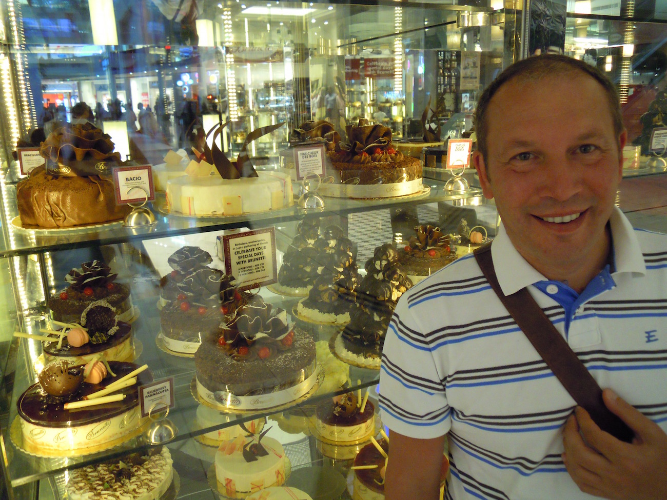 Auch leckere Torten kann man in der Dubai Mall kaufen