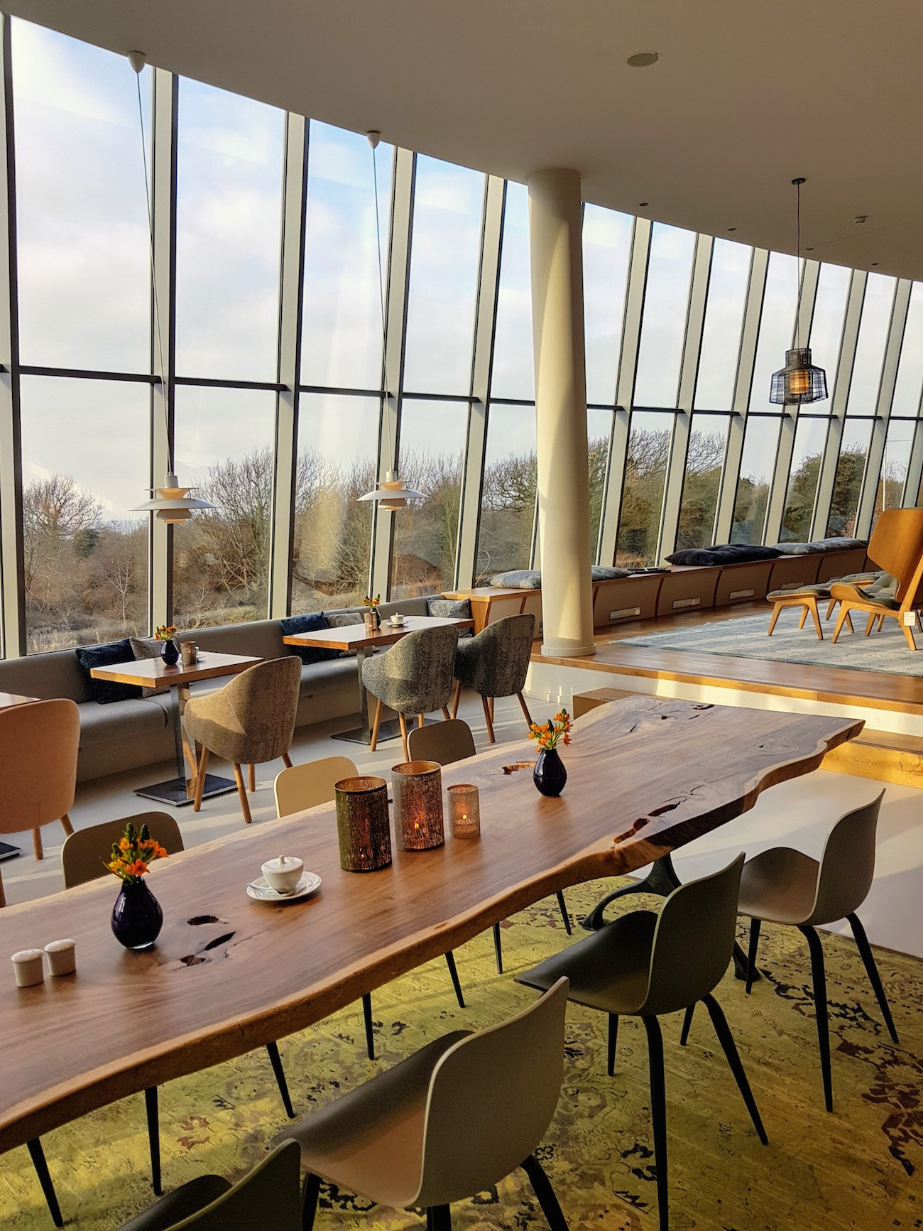 Das stylische Panorama Café im Hotel The GRAND Ahrenshoop