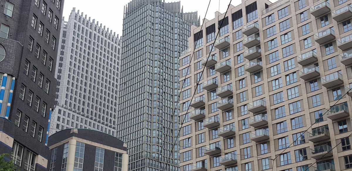 Die Skyline von Den Haag harmoniert gut mit den historischen Gebäuden