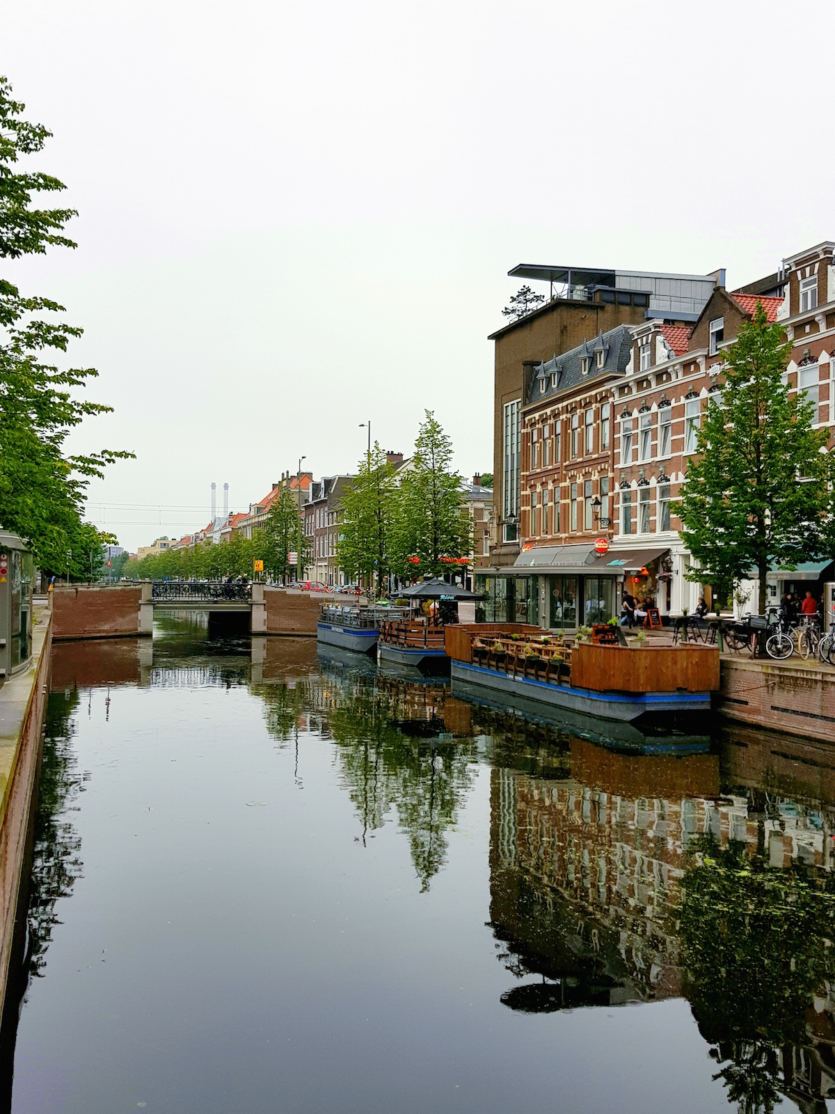 Die Fides-Gaysauna in Den Haag liegt an der schönen Veenkade-Gracht