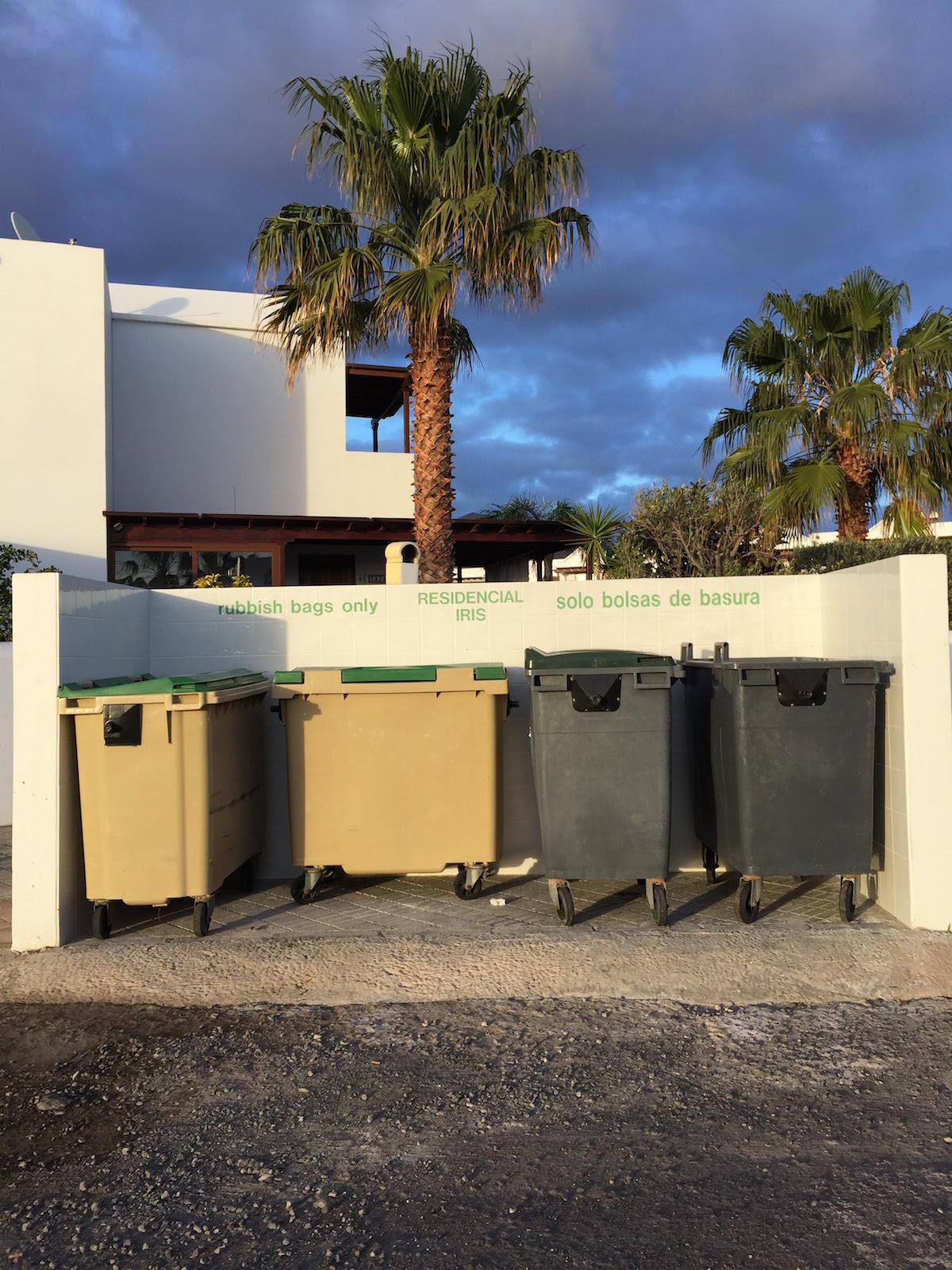 Müllcontainer in Playa Blanca auf Lanzarote