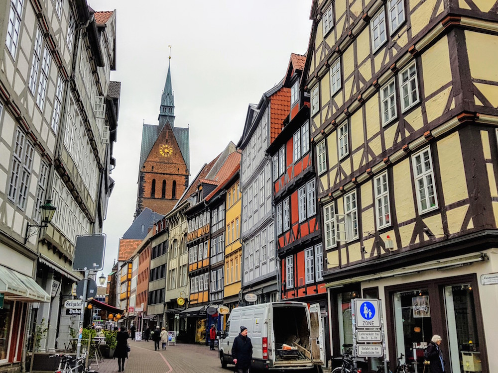 Hannover Gayreisen: In der Altstadt gibt es viele Gaykneipen und Cafés