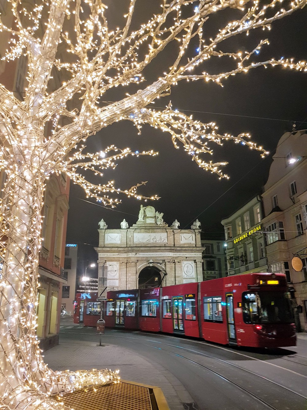 Innsbruck bei Nacht