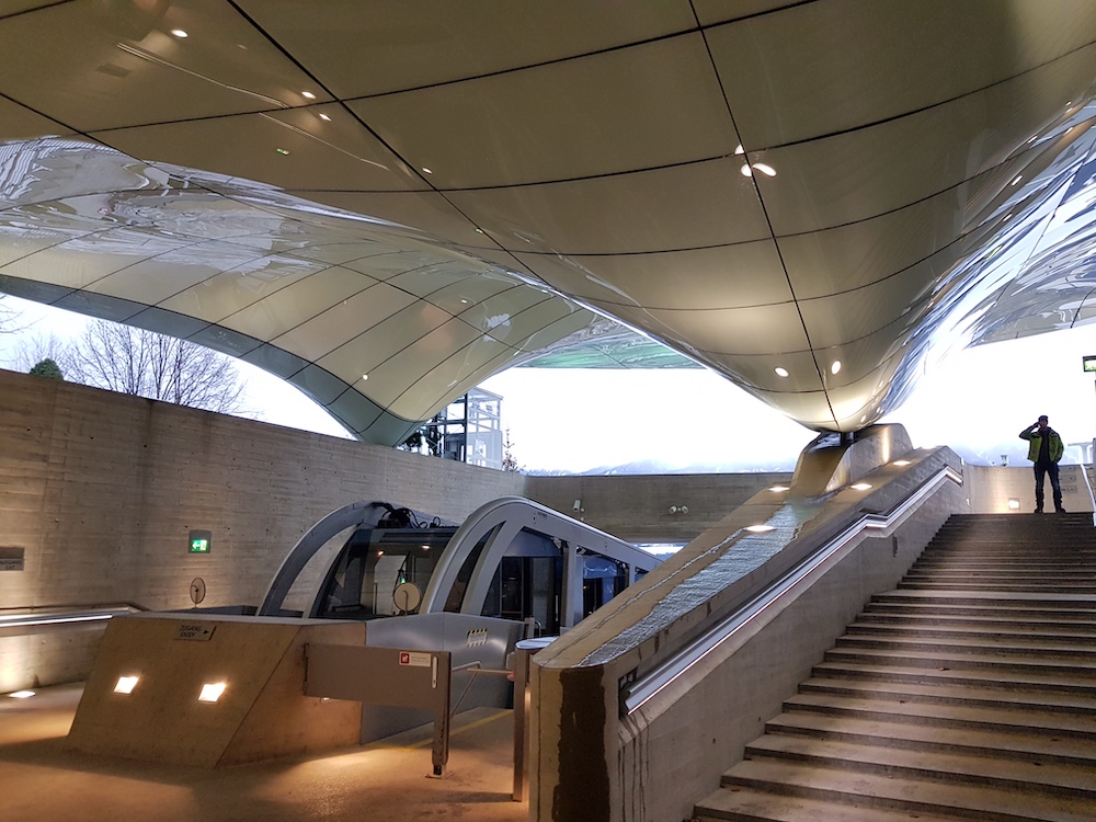 Von Zaha Hadid entworfene Station der Nordkettenbahn in Innsbruck