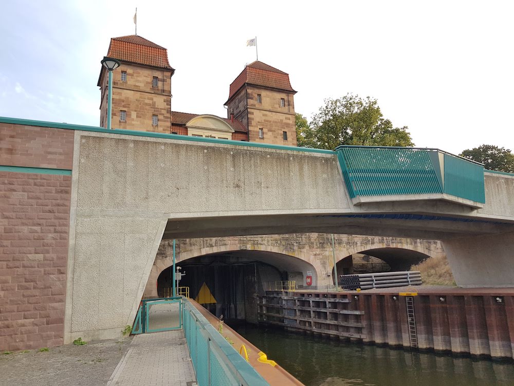 Geheimtipp unter den Ausflugszielen in NRW: Schachtschleuse und Wasserstraßenkreuz in Minden