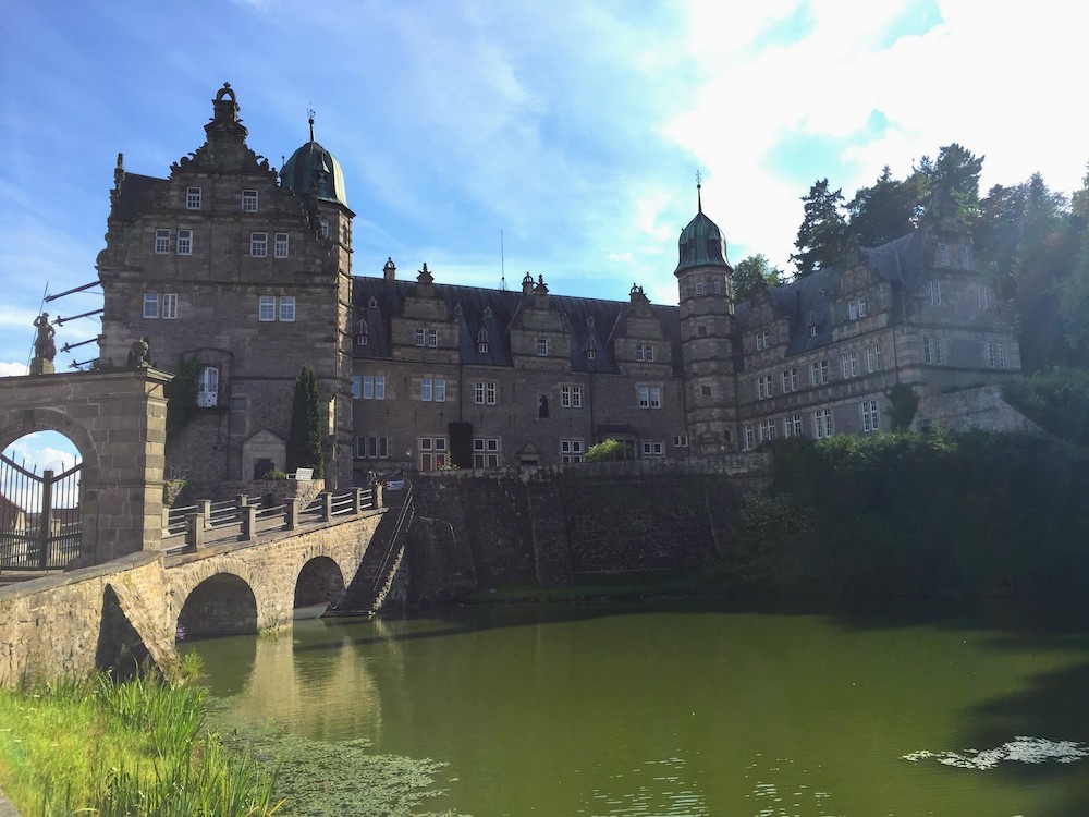 Schloss Hämelschenburg: Märchenhafte Sehenswürdigkeit im Weserbergland