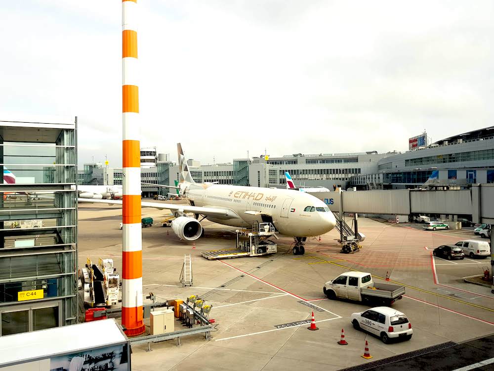 Flug mit Etihad von Düsseldorf nach Abu Dhabi (Erfahrungen)
