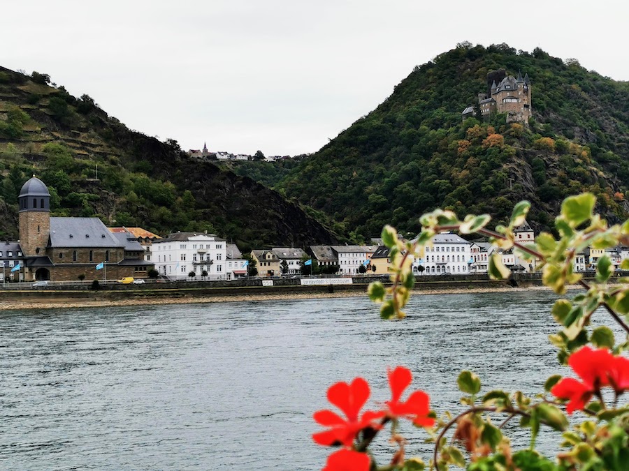 St. Goar am Rhein: Blick auf die Loreleystadt St. Goarshausen