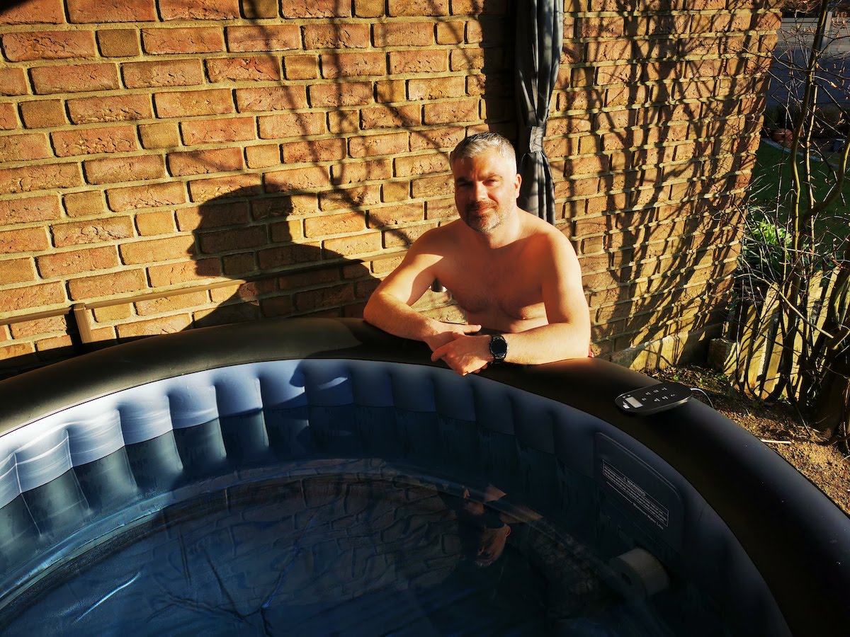 Aufblasbarer Whirlpool auf der Terrasse Erfahrungen