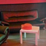 Gemütliches Sofa im Gay-Kino