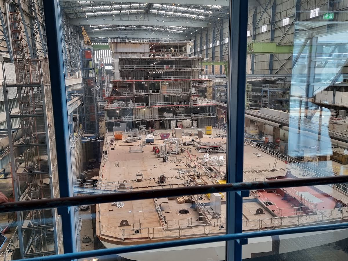In der Meyer Werft kannst du den Schiffsbau live beobachten