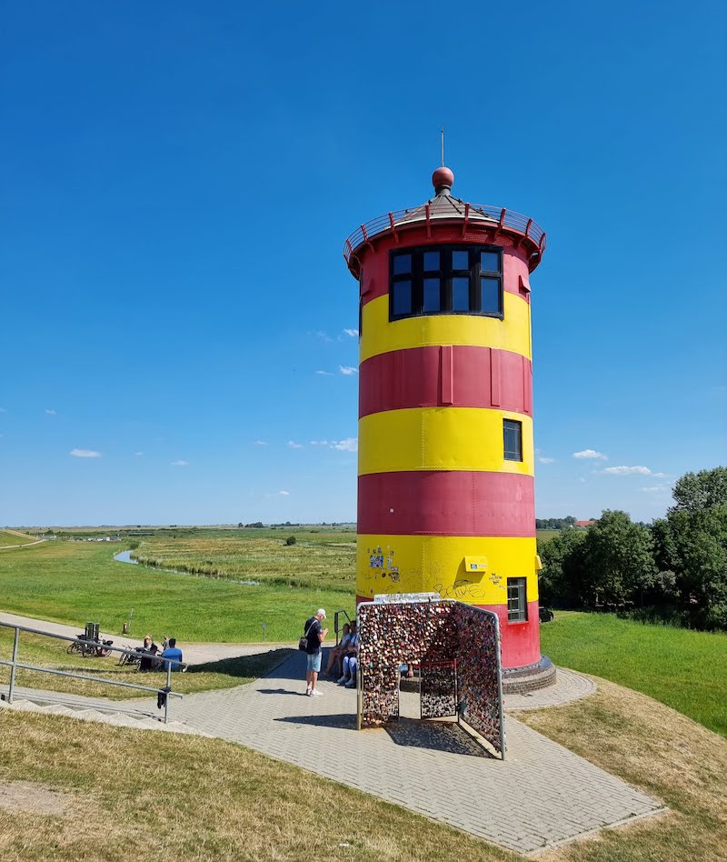 Pilsumer Leuchtturm bei Greetsiel auf der Krummhörn