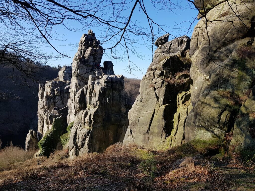 Die Extersteine von der Rückseite aus gesehen.