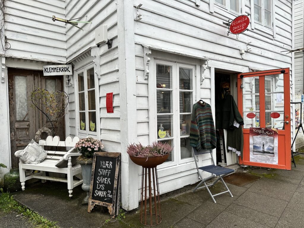 Kleiner Laden in Nordfjordeid