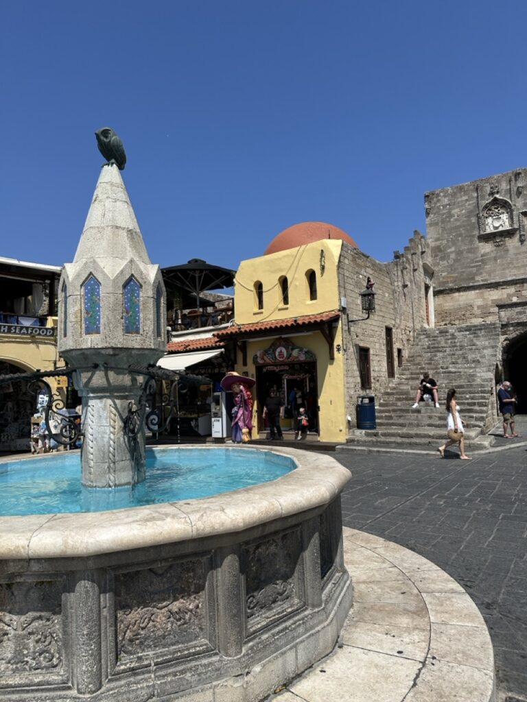 Springbrunnen auf dem Hippokratesplatz