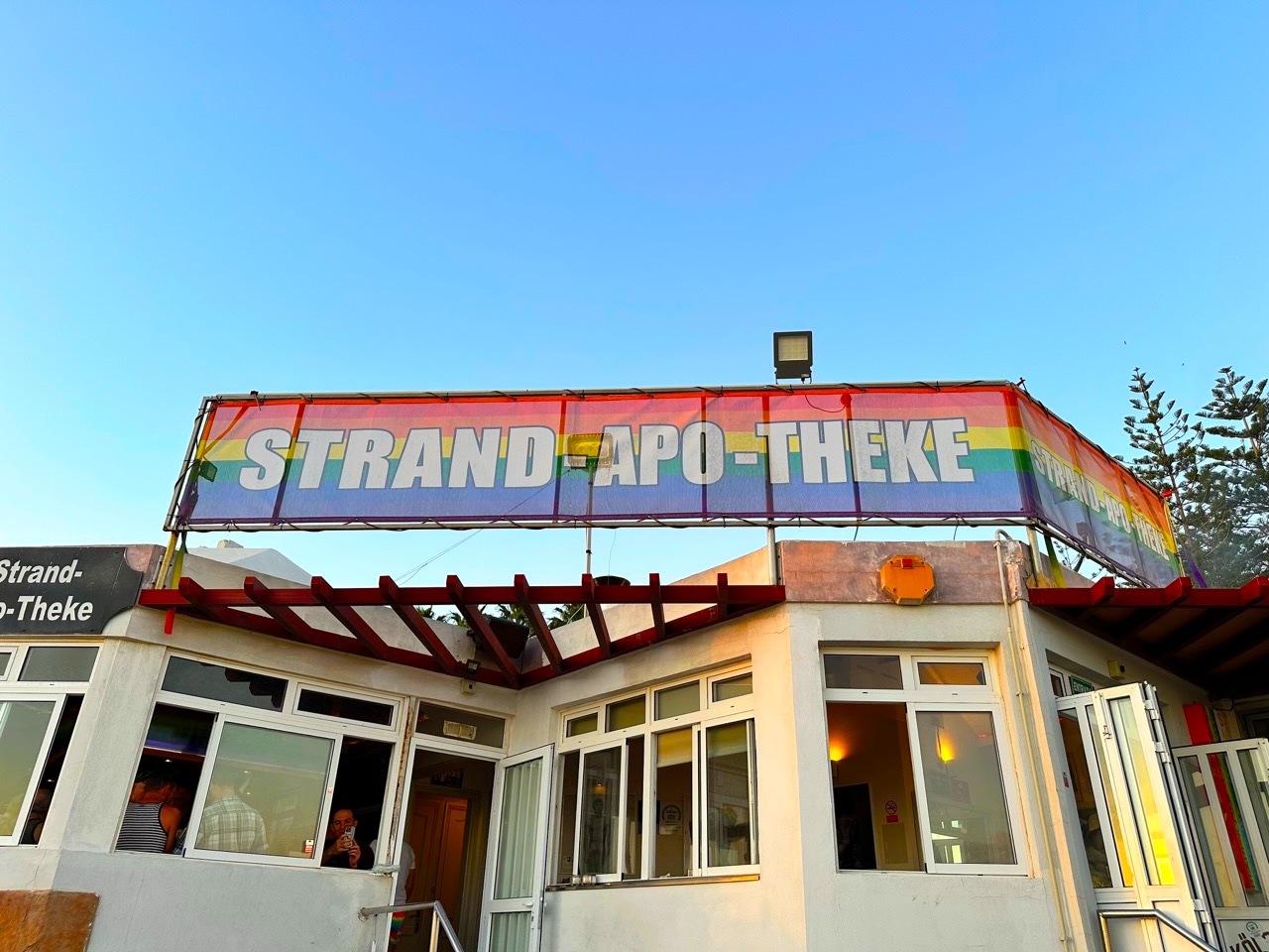 Strand-Apo-Theke auf Gran Canaria