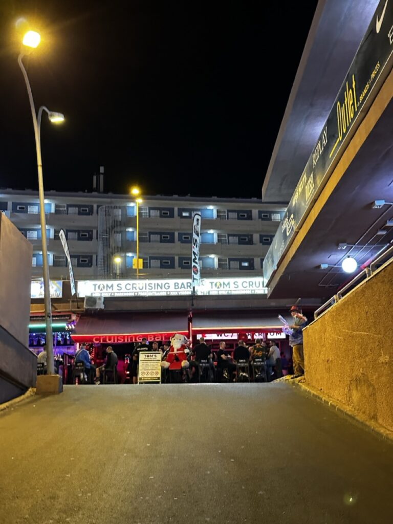 Tom’s Cruising Bar im Yumbo Centre auf Gran Canaria