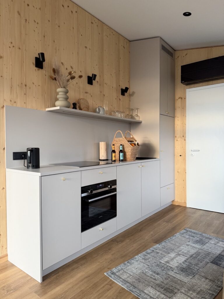 Vollausgestattete Küchenzeile